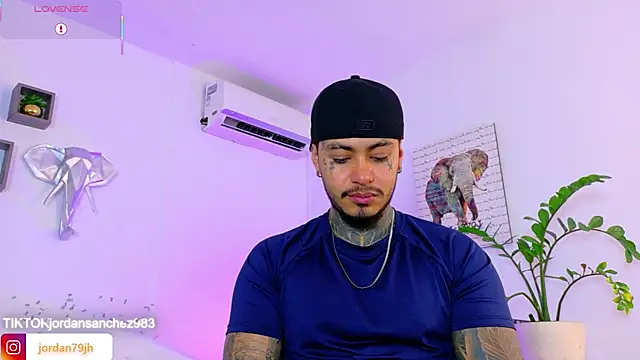 Snapshot of JordanSmiith_ chatting on June 11, 9:57 pm JordanSmiith online show from June 11, 9:57 pm