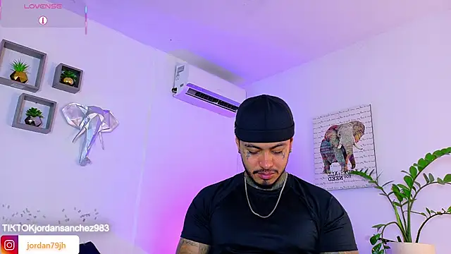 Snapshot of JordanSmiith_ chatting on June 20, 9:06 pm JordanSmiith online show from June 20, 9:06 pm
