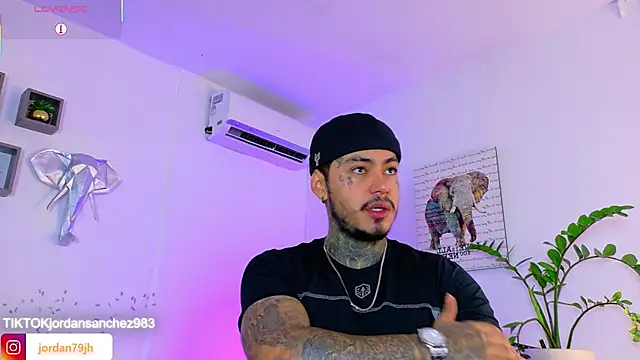 Snapshot of JordanSmiith_ chatting on June 21, 4:09 pm JordanSmiith online show from June 21, 4:09 pm