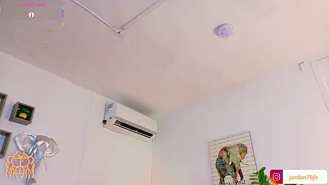 Snapshot of JordanSmiith_ chatting on June 25, 5:12 am JordanSmiith online show from June 25, 5:12 am