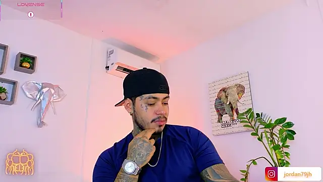 Snapshot of JordanSmiith_ chatting on June 25, 8:13 pm JordanSmiith online show from June 25, 8:13 pm