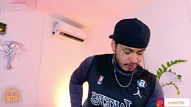 Snapshot of JordanSmiith_ chatting on June 26, 9:52 pm JordanSmiith online show from June 26, 9:52 pm