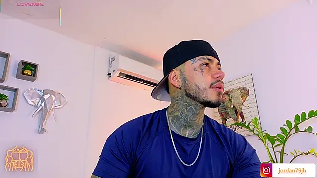 Snapshot of JordanSmiith_ chatting on July 2, 10:05 pm JordanSmiith online show from July 2, 10:05 pm