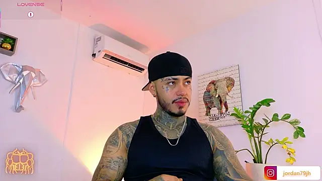 Snapshot of JordanSmiith_ chatting on July 3, 9:10 pm JordanSmiith online show from July 3, 9:10 pm