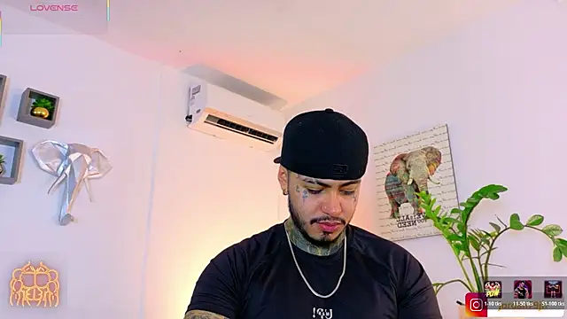 Snapshot of JordanSmiith_ chatting on July 10, 9:06 pm JordanSmiith online show from July 10, 9:06 pm