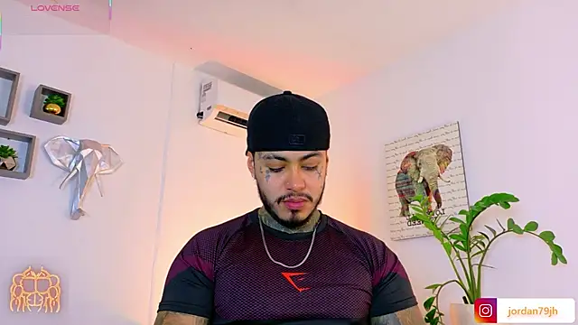 Snapshot of JordanSmiith_ chatting on July 16, 9:54 pm JordanSmiith online show from July 16, 9:54 pm