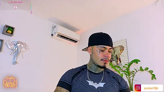 Snapshot of JordanSmiith_ chatting on July 21, 10:12 pm JordanSmiith online show from July 21, 10:12 pm