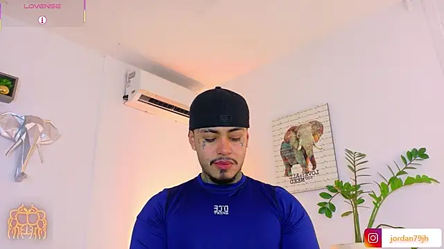 Snapshot of JordanSmiith_ chatting on July 27, 9:55 pm JordanSmiith online show from July 27, 9:55 pm
