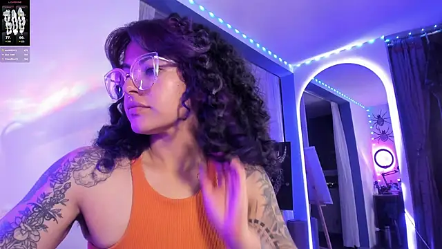 Snapshot of witchviolet chatting on March 2, 5:01 am witchviolet online show from March 2, 5:01 am