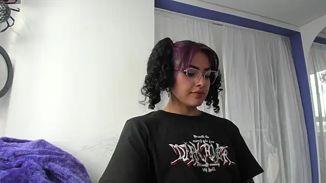 Snapshot of witchviolet chatting on March 17, 9:34 pm witchviolet online show from March 17, 9:34 pm