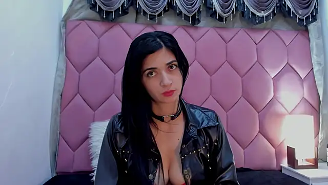 Snapshot of Linisprincehot69 chatting on February 15, 12:59 am Linisprincehot69 online show from February 15, 12:59 am