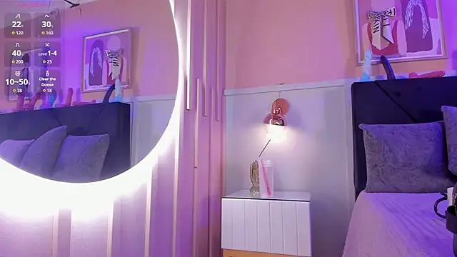 chloe watson  online show from February 4, 6:14 pm