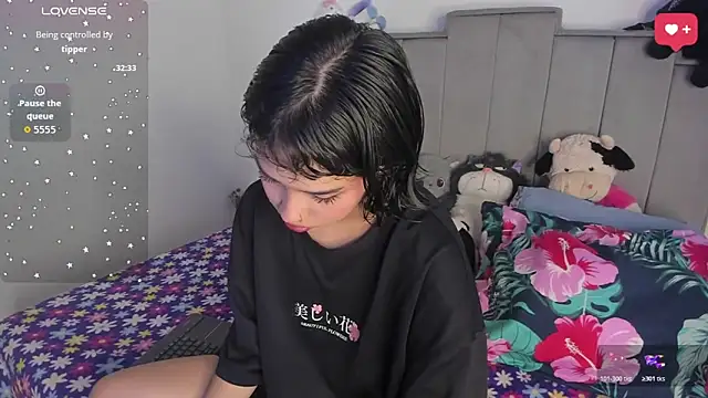 Snapshot of chloe_watson_ chatting on June 23, 7:34 pm chloe watson online show from June 23, 7:34 pm