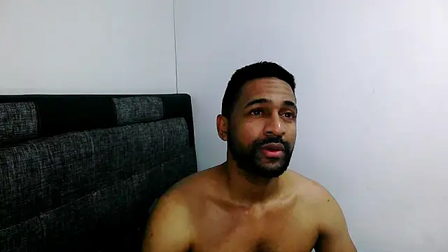 Snapshot of bbcblackhot34 chatting on February 22, 10:09 pm bbcblackhot34 online show from February 22, 10:09 pm