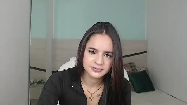 Snapshot of heidy_hoiss chatting on December 23, 8:36 pm heidy hoiss online show from December 23, 8:36 pm