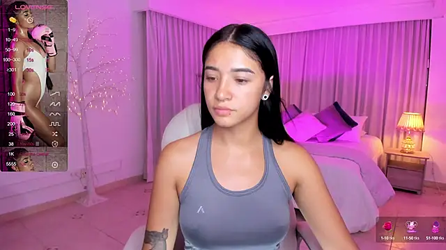 Snapshot of Antonella_Grayy chatting on January 22, 11:01 am Antonella Grayy online show from January 22, 11:01 am