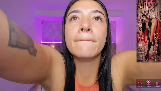 Snapshot of Antonella_Grayy chatting on March 11, 11:01 am Antonella Grayy online show from March 11, 11:01 am