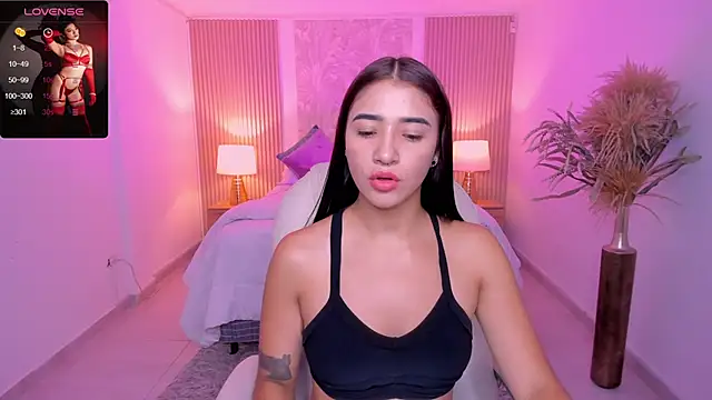 Snapshot of Antonella_Grayy chatting on October 2, 11:06 am Antonella Grayy online show from October 2, 11:06 am