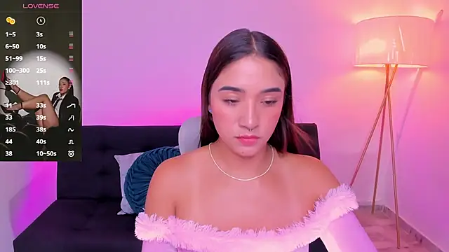 Snapshot of Antonella_Grayy chatting on June 1, 8:21 pm Antonella Grayy online show from June 1, 8:21 pm