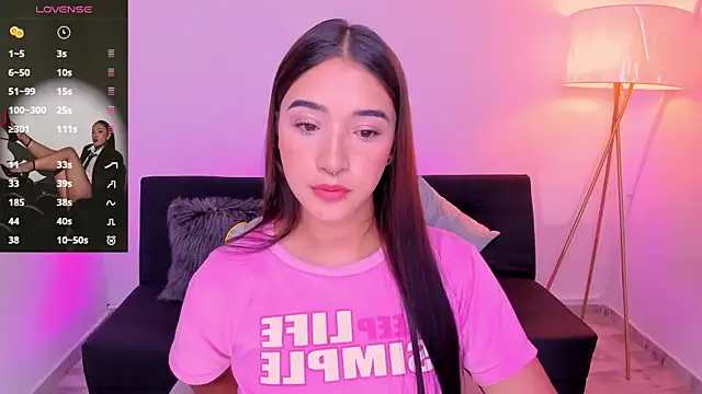 Snapshot of Antonella_Grayy chatting on June 6, 5:50 pm Antonella Grayy online show from June 6, 5:50 pm