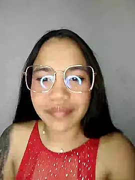 Snapshot of leila_22 chatting on December 26, 9:55 am leila 22 online show from December 26, 9:55 am