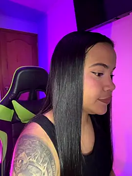 Snapshot of leila_22 chatting on September 29, 7:57 am leila 22 online show from September 29, 7:57 am