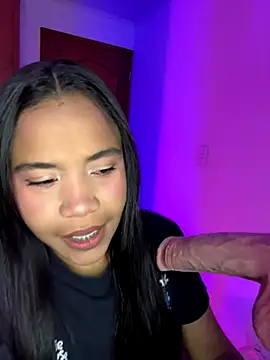 Snapshot of leila_22 chatting on October 6, 7:50 am leila 22 online show from October 6, 7:50 am