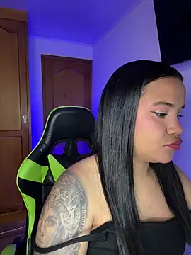 leila 22 online show from April 5, 8:00 am