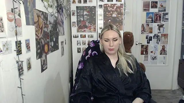 CapriScorpion online show from December 24, 4:30 pm