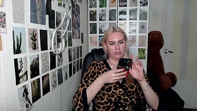 CapriScorpion online show from October 27, 1:04 pm