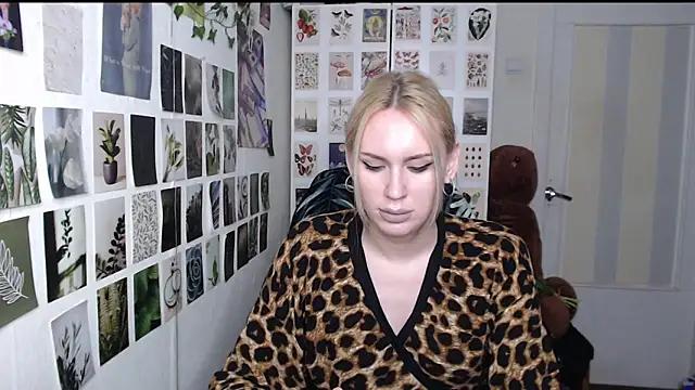 CapriScorpion online show from June 14, 1:13 pm