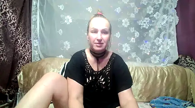 Snapshot of Alina_Night_777 chatting on March 5, 10:33 am Alina Night 777 online show from March 5, 10:33 am