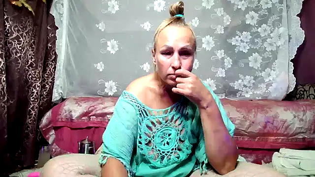 Snapshot of Alina_Night_777 chatting on September 18, 5:20 am Alina Night 777 online show from September 18, 5:20 am