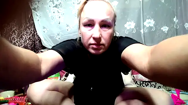 Snapshot of Alina_Night_777 chatting on October 20, 5:08 am Alina Night 777 online show from October 20, 5:08 am