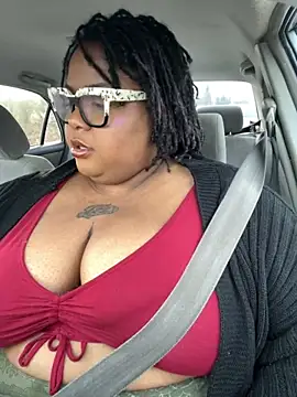 kweenxkarma online show from November 1, 12:45 am