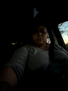 Snapshot of kweenxkarma chatting on November 6, 2:23 am kweenxkarma online show from November 6, 2:23 am