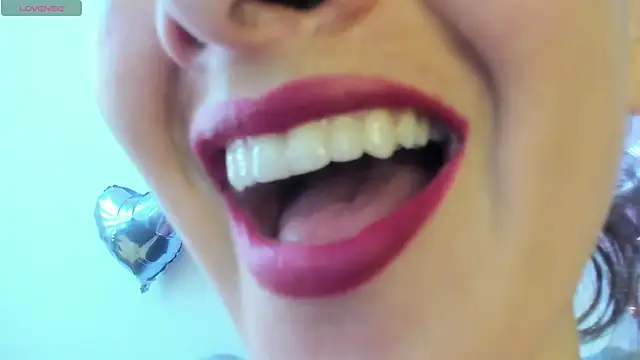 Snapshot of queen_fetish chatting on May 26, 7:43 pm queen fetish online show from May 26, 7:43 pm