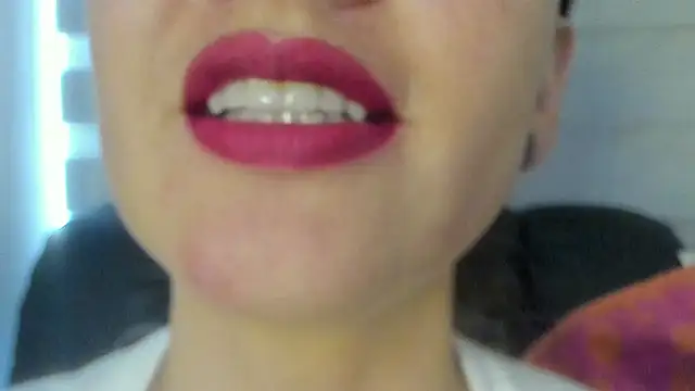Snapshot of queen_fetish chatting on June 26, 7:18 pm queen fetish online show from June 26, 7:18 pm