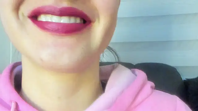 Snapshot of queen_fetish chatting on July 4, 10:54 am queen fetish online show from July 4, 10:54 am