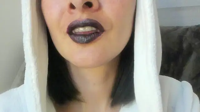 Snapshot of queen_fetish chatting on July 15, 10:26 pm queen fetish online show from July 15, 10:26 pm