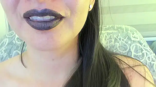 Snapshot of queen_fetish chatting on July 30, 10:42 pm queen fetish online show from July 30, 10:42 pm