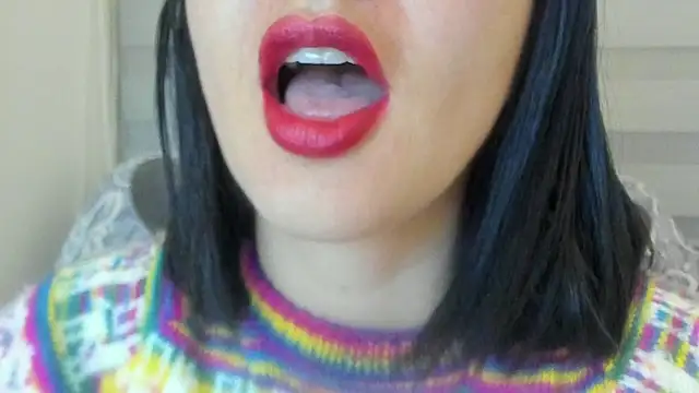 Snapshot of queen_fetish chatting on August 4, 10:29 am queen fetish online show from August 4, 10:29 am