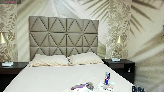 AnneDixie online show from February 13, 3:13 am