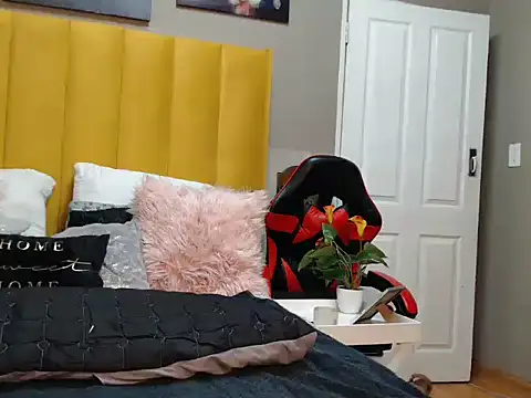 Bustygoddess32 online show from January 18, 1:52 am