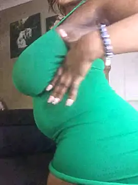 Bustygoddess32 online show from March 15, 3:40 am