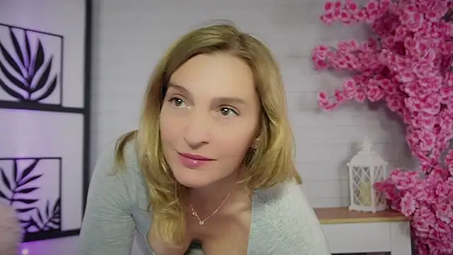 Snapshot of ms_natty chatting on October 8, 6:05 pm ms natty online show from October 8, 6:05 pm