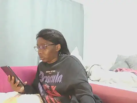 Snapshot of Sexxybella27 chatting on June 11, 12:32 am Sexxybella27 online show from June 11, 12:32 am