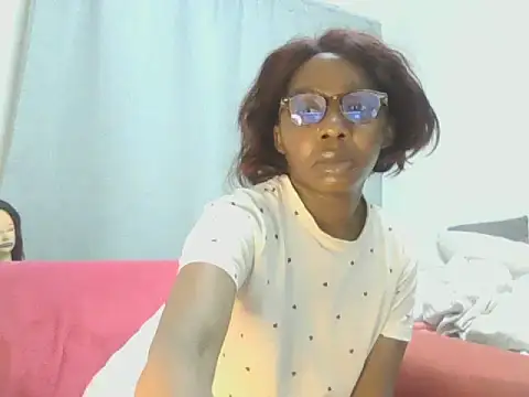 Snapshot of Sexxybella27 chatting on June 14, 2:24 am Sexxybella27 online show from June 14, 2:24 am