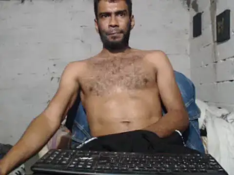 Snapshot of erik_alexander chatting on January 25, 6:01 am erik alexander online show from January 25, 6:01 am