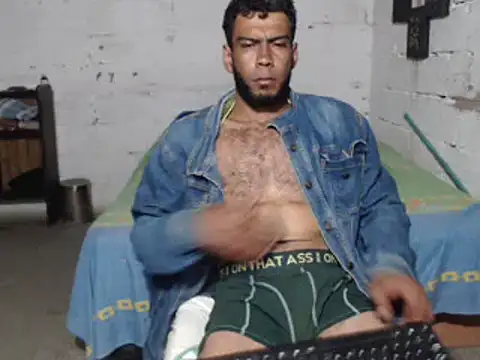 Snapshot of erik_alexander chatting on February 28, 8:09 am erik alexander online show from February 28, 8:09 am